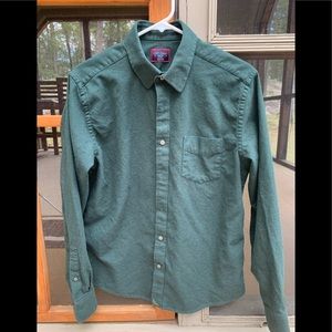 UnTuckit Men's long sleeve button down shirt